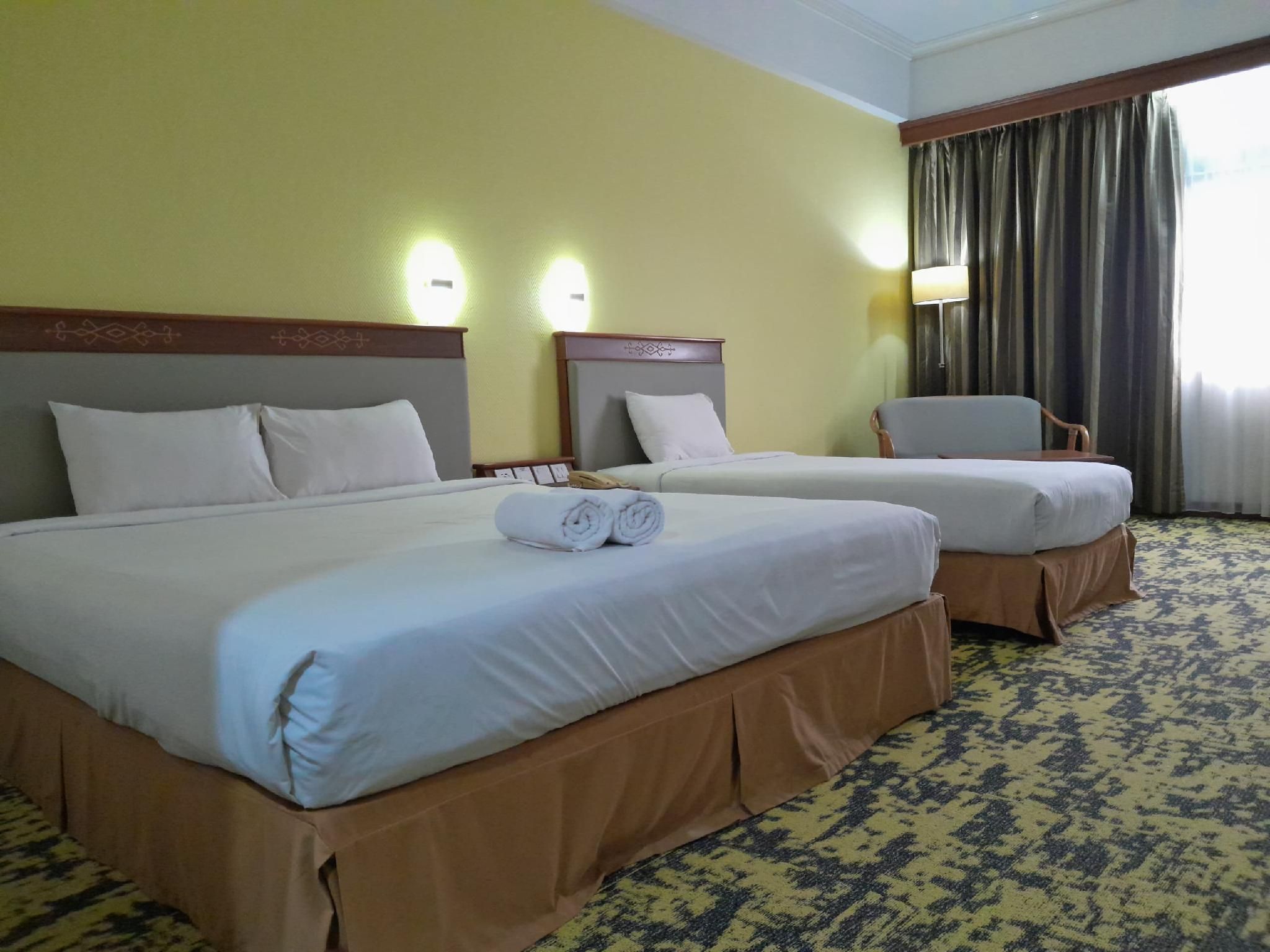 DELUXE TRIPLE - Room Only
