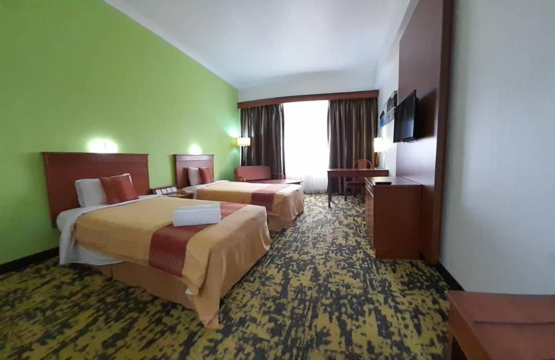Deluxe (Twin beds)