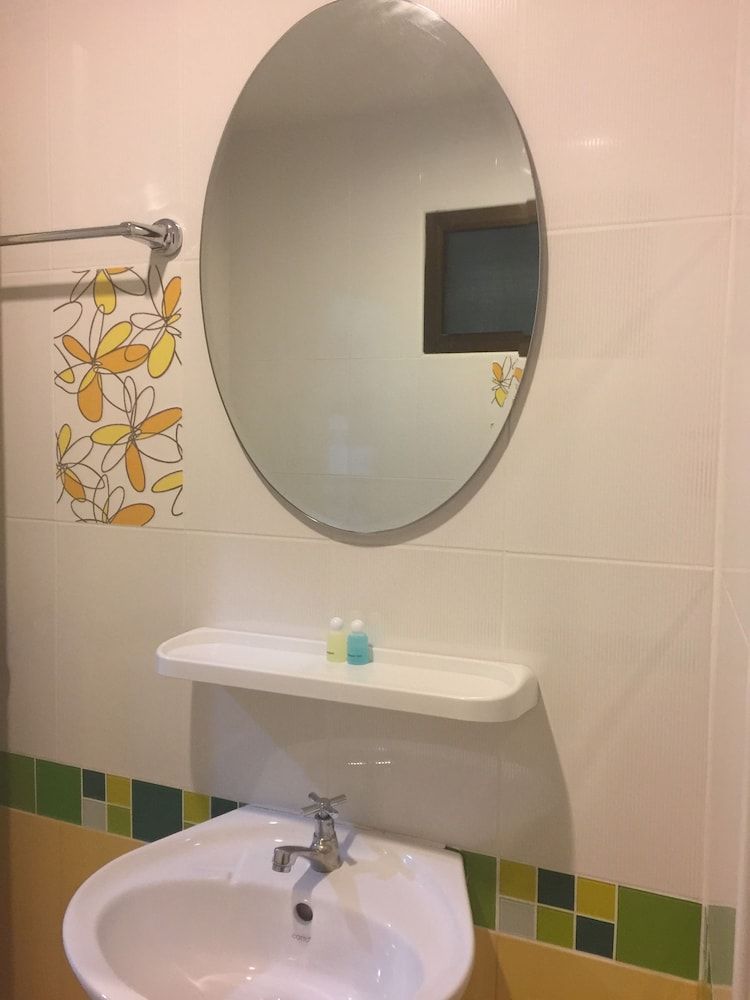 Baan Taweesuk Standard Double Room 3