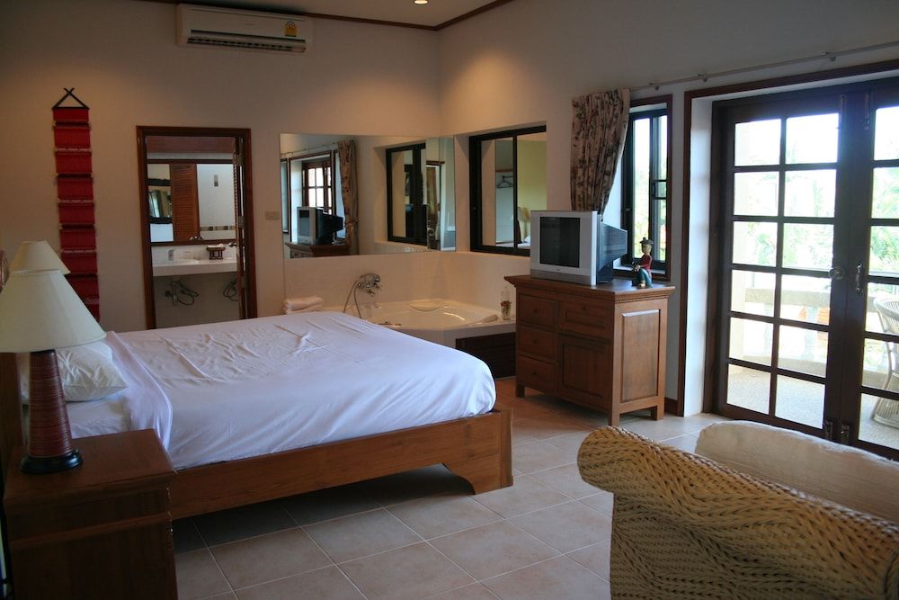 Long Beach Inn Jacuzi Suite 2