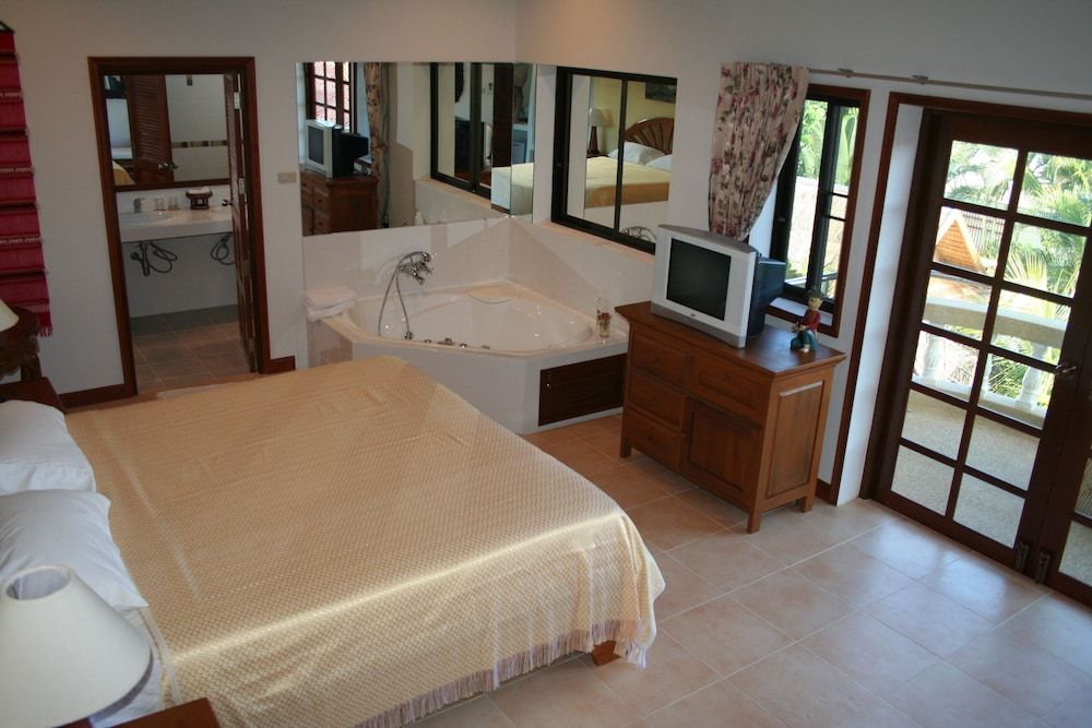 Long Beach Inn Jacuzi Suite 4