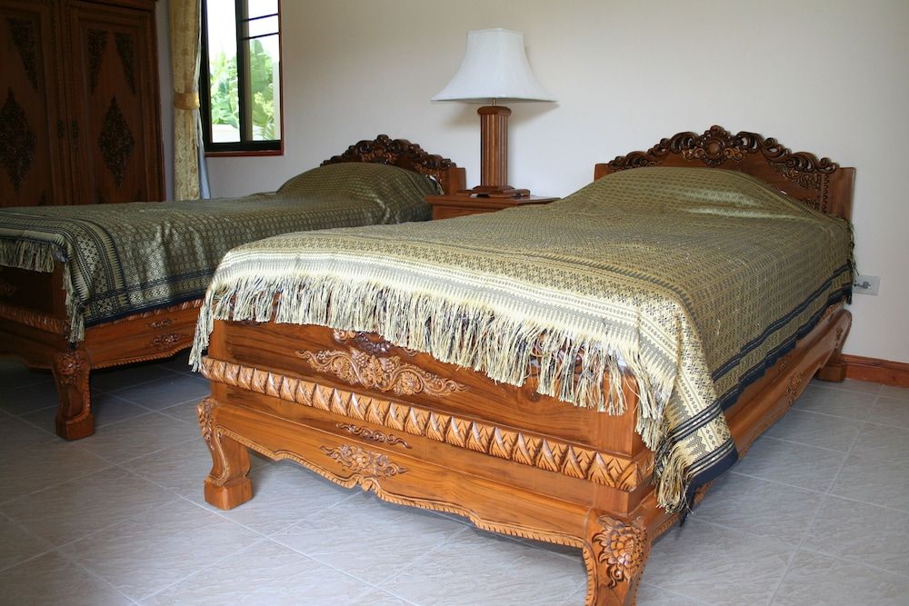 Long Beach Inn Deluxe Room