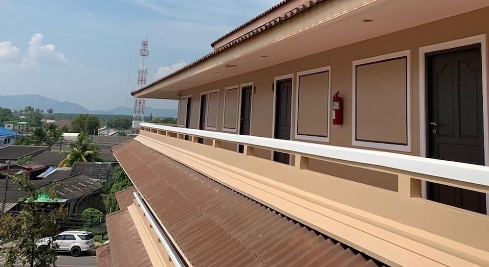 Tharapark View Hotel Standard Double Room 3