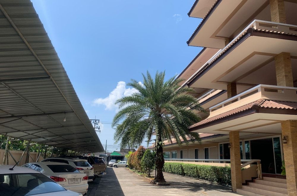 undefined Tharapark View Hotel 8