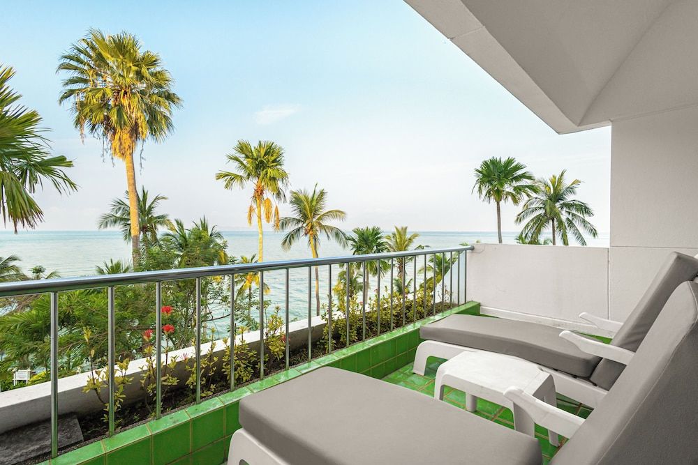 Royal Cliff Beach Terrace Hotel Pattaya Honeymoon Deluxe 7