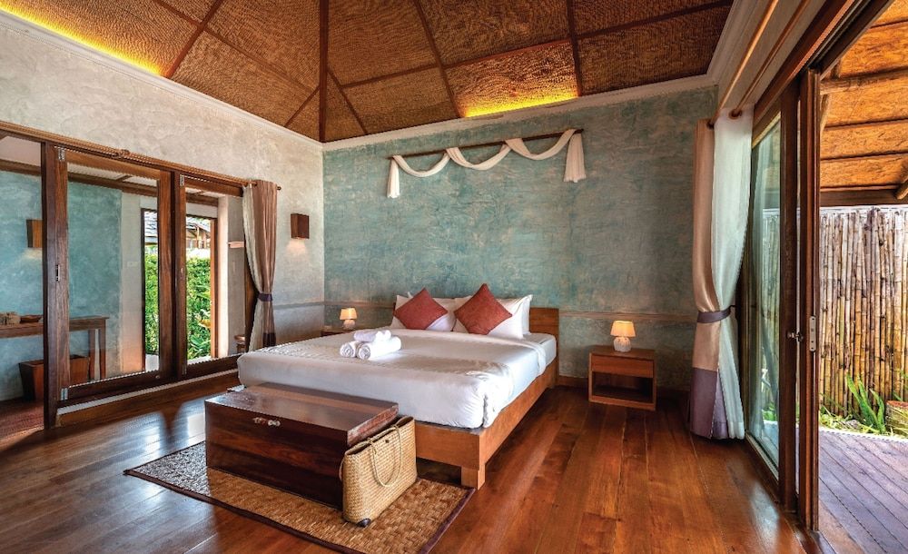 Tinkerbell Resort Beach Front  Villa 4