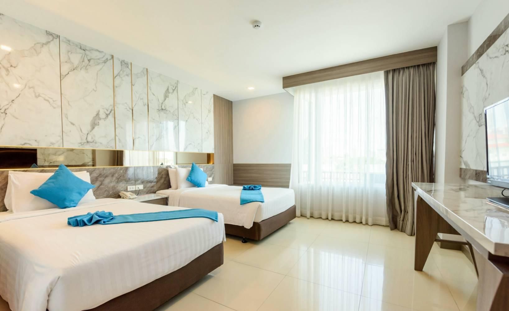 Crystal Palace Luxury Hotel Superior 2