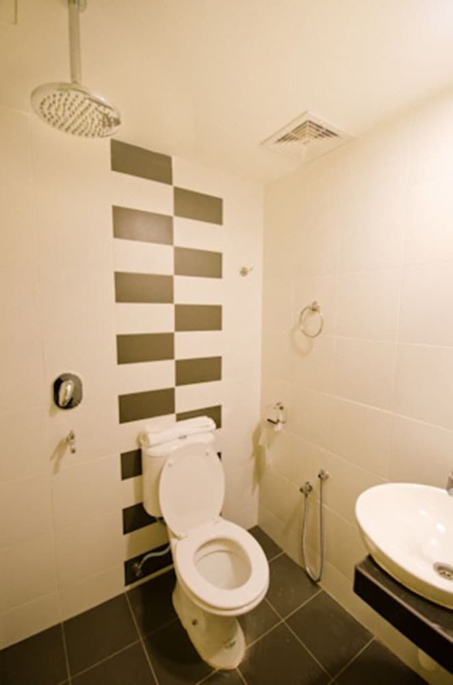 Riverra Inn Langkawi Standard Twin Room 10