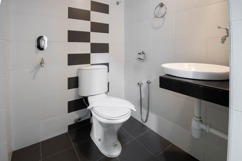 Riverra Inn Langkawi Standard Twin Room 5