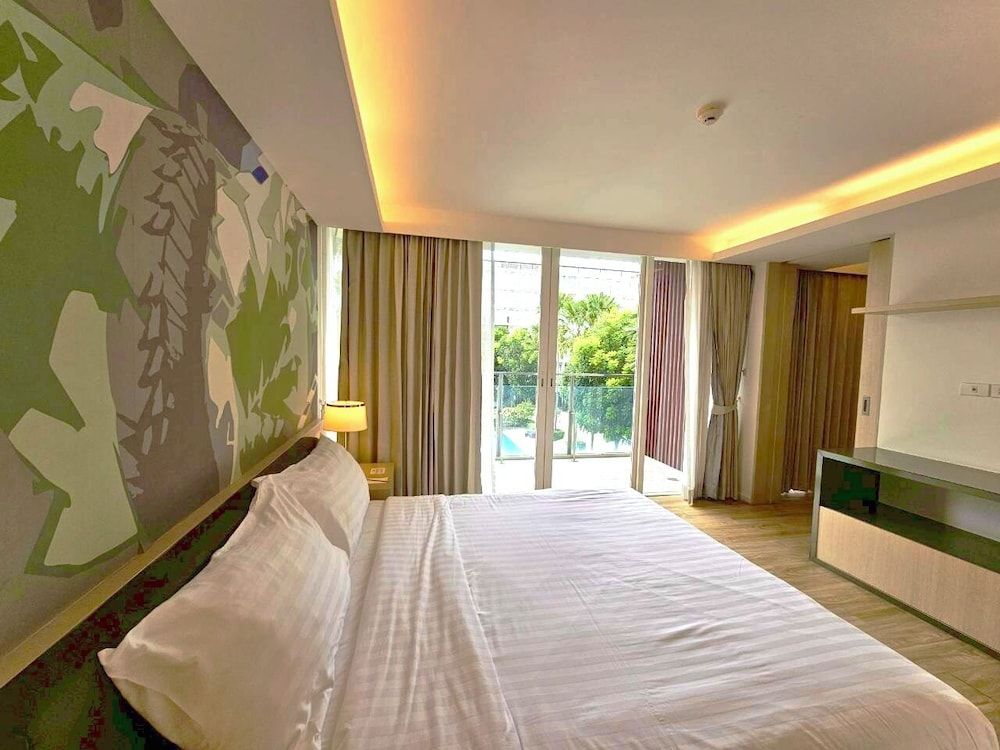 The Idle Hotel and Residence