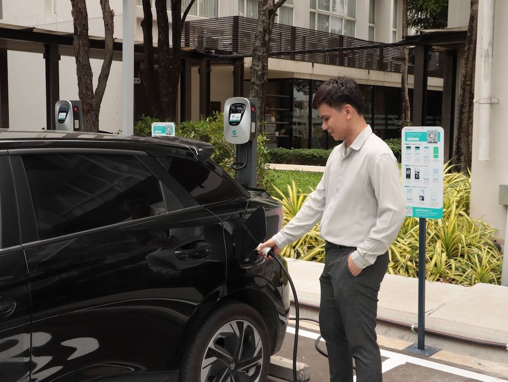 Electric vehicle charging station