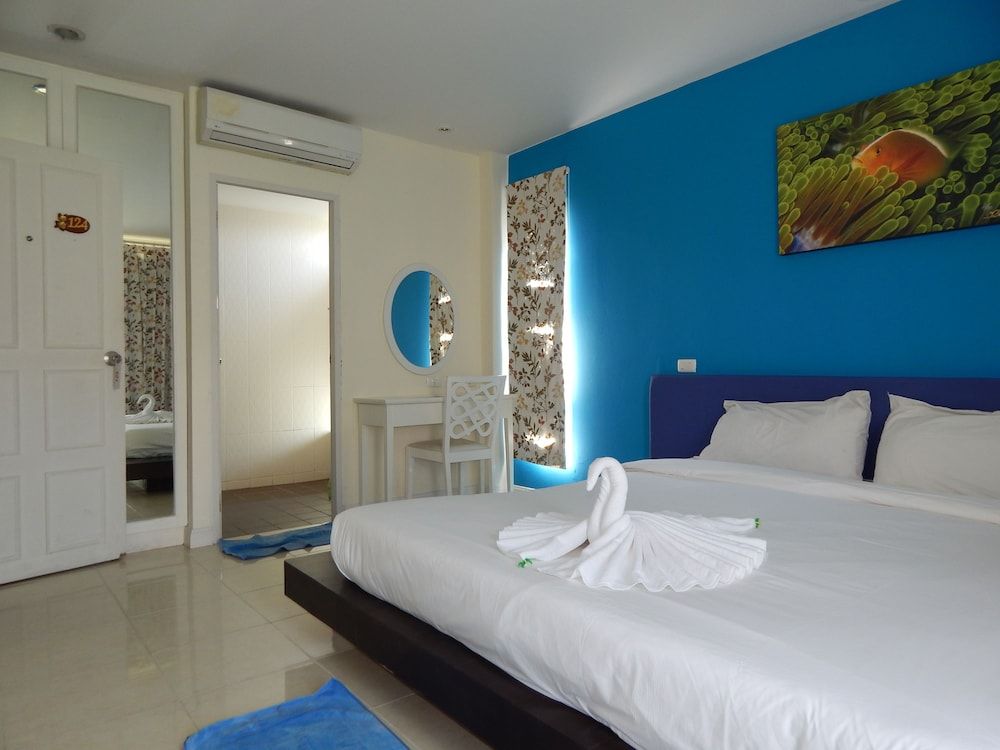 Jinta Andaman Deluxe Double Room 4