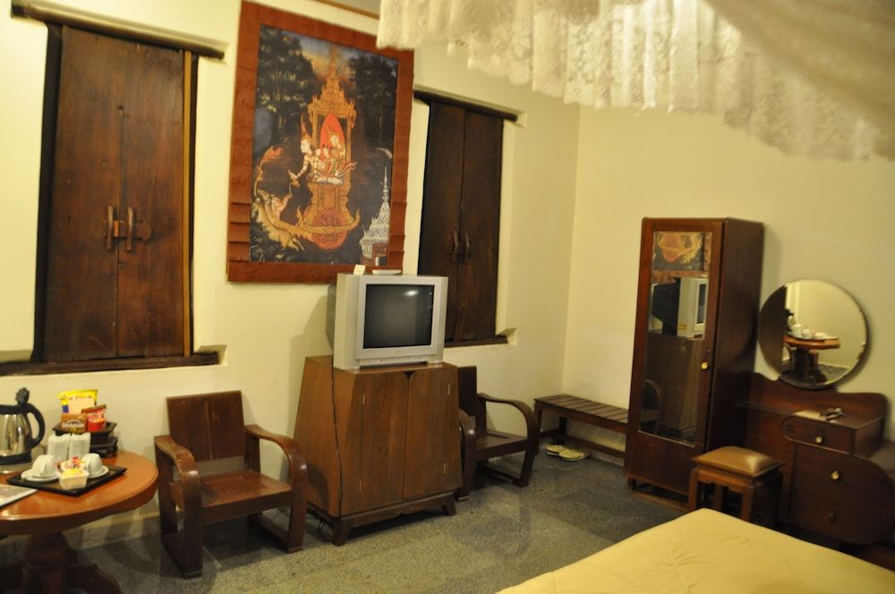 Ruean Thai Hotel Superior Double Room 10