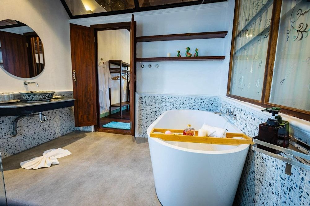 Ruean Thai Hotel Royal Suite 6