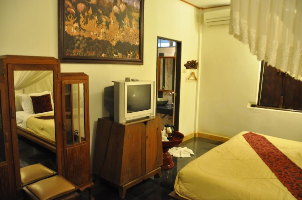 Ruean Thai Hotel Superior Double Room 9