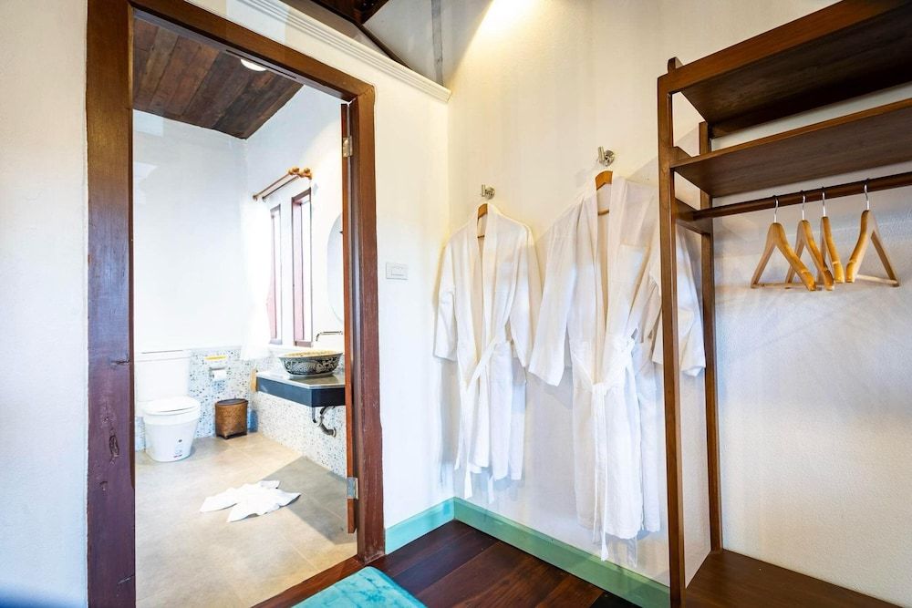 Ruean Thai Hotel Royal Suite 4