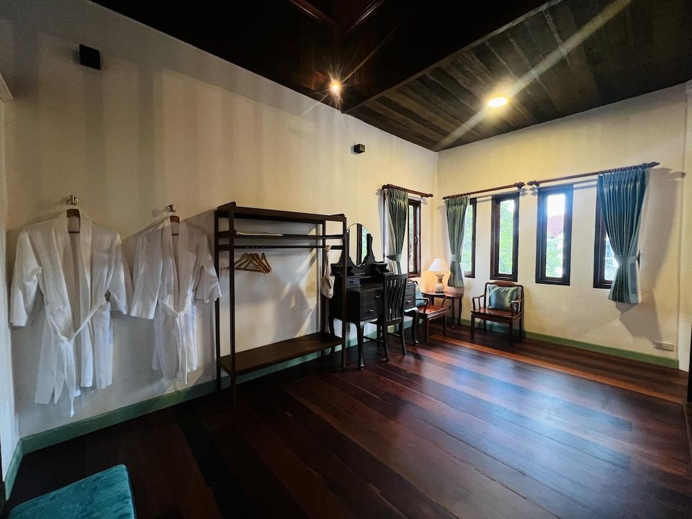 Ruean Thai Hotel Royal Suite 8