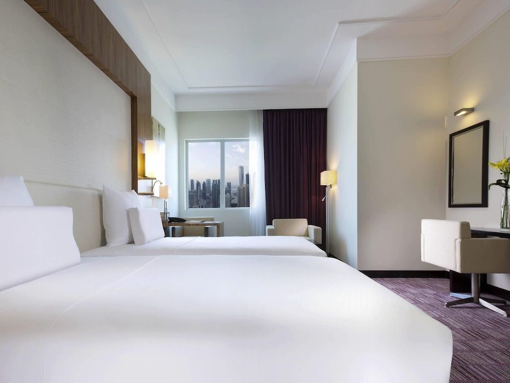 Pullman Dubai Jumeirah Lakes Towers - Hotel and Residence Superior Twin Room, 2 Twin Beds 3