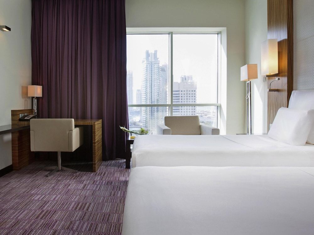 Pullman Dubai Jumeirah Lakes Towers - Hotel and Residence Superior Twin Room, 2 Twin Beds 5