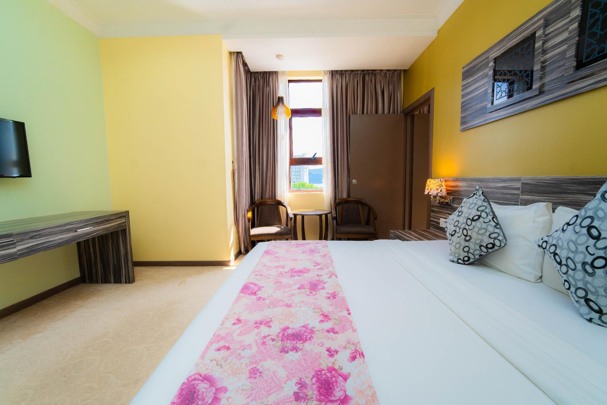 undefined HIG Hotel & Convention 8