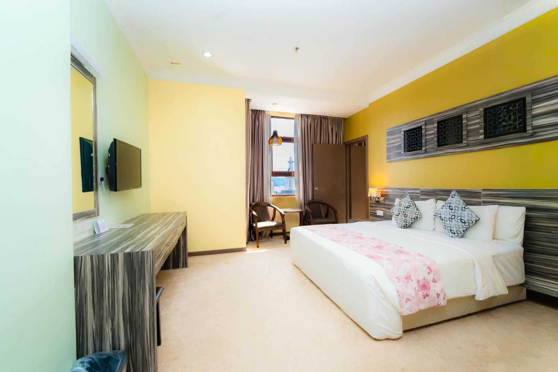 undefined HIG Hotel & Convention 4