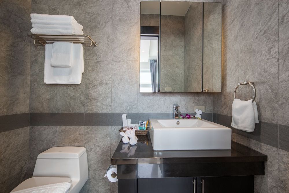 Villas In Pattaya Superior Two-Bedroom Villa with Private Pool 5