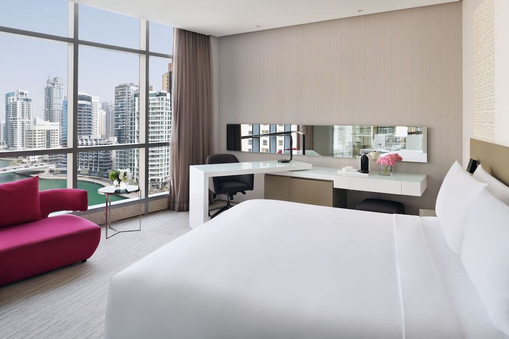 Classic Room, 1 King Bed, Accessible, Club Lounge Access