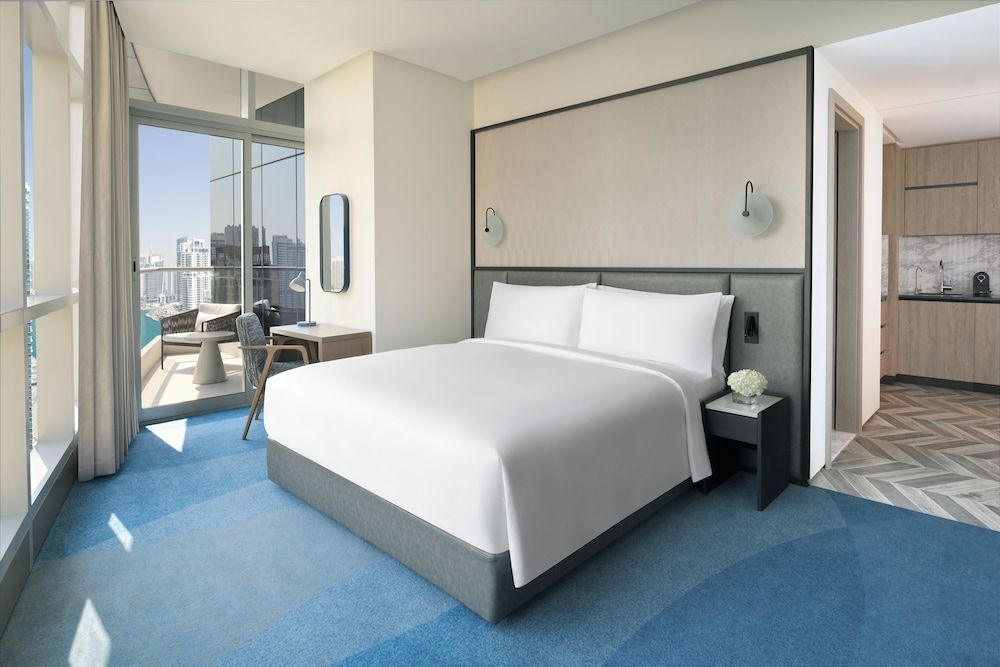 Studio, 1 King Bed, Balcony