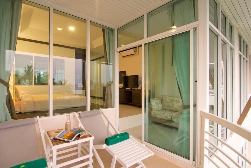 Makathanee Resort Deluxe Double Room, Sea View 5