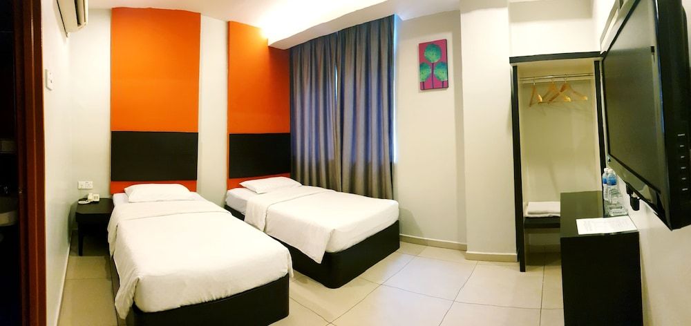 undefined Golden Court Hotel 8