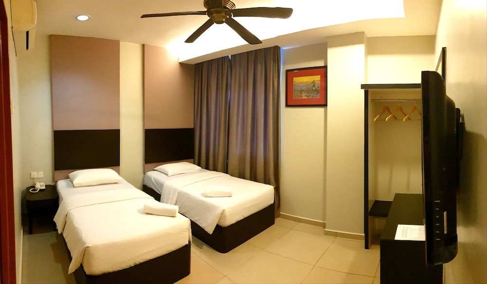 Golden Court Hotel Standard Room 3