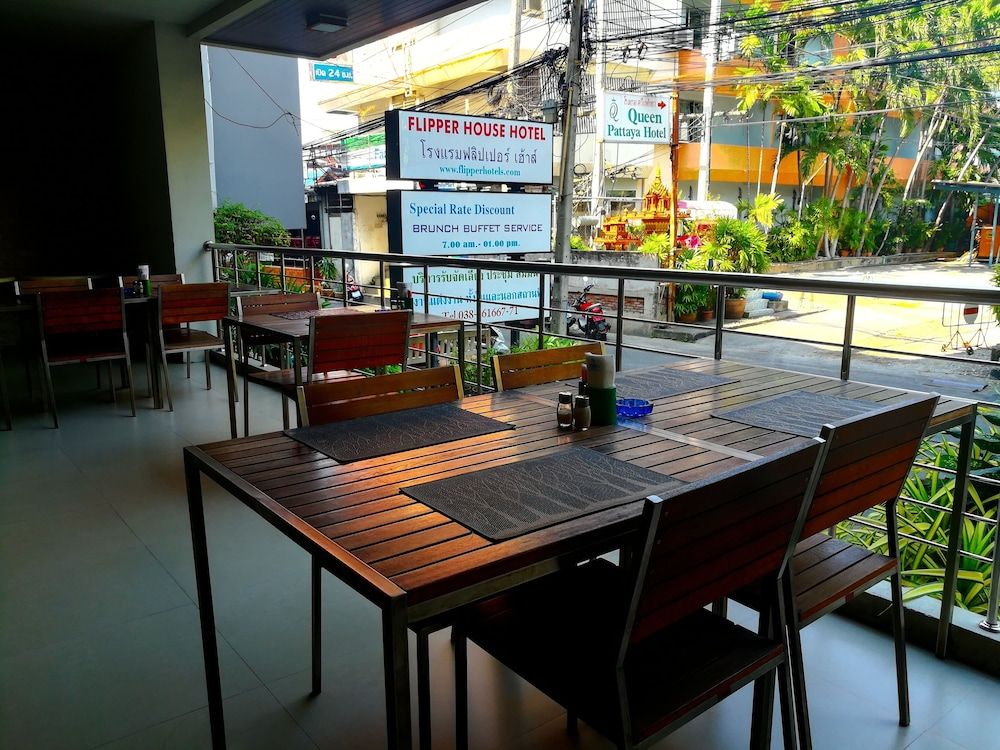 undefined Flipper House Hotel 9