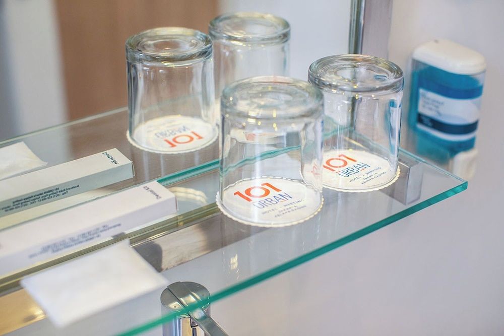 1O1 URBAN Jakarta Kelapa Gading Superior Room 6