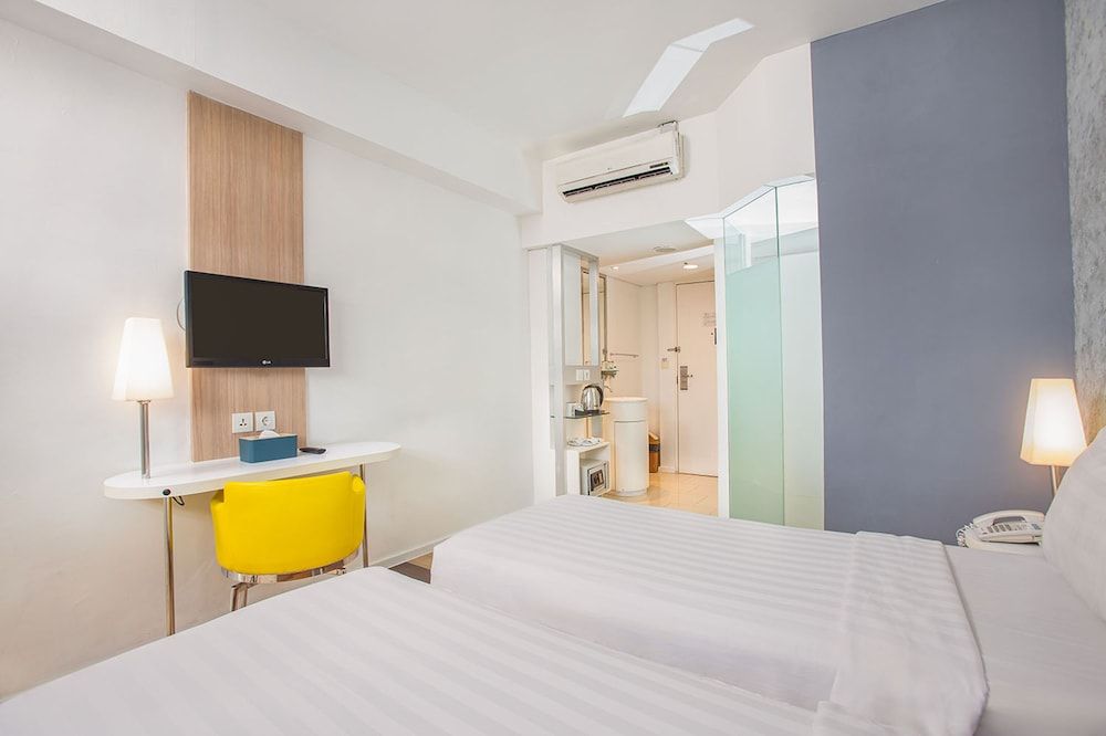 1O1 URBAN Jakarta Kelapa Gading Superior Room 5