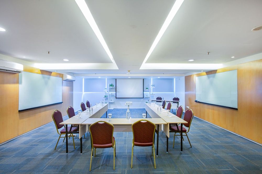 undefined 1O1 URBAN Jakarta Kelapa Gading 8