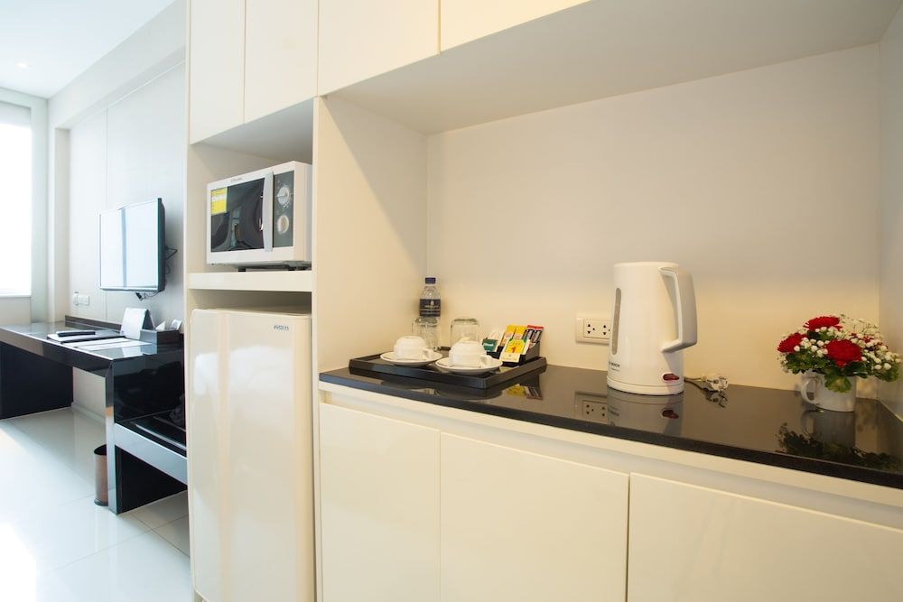 Mandarin Hotel Managed by Centre Point Deluxe Room 6