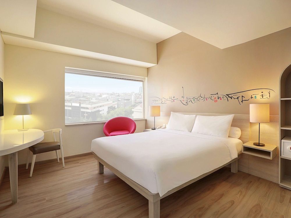 undefined ibis Styles Jakarta Gajah Mada Hotel 2