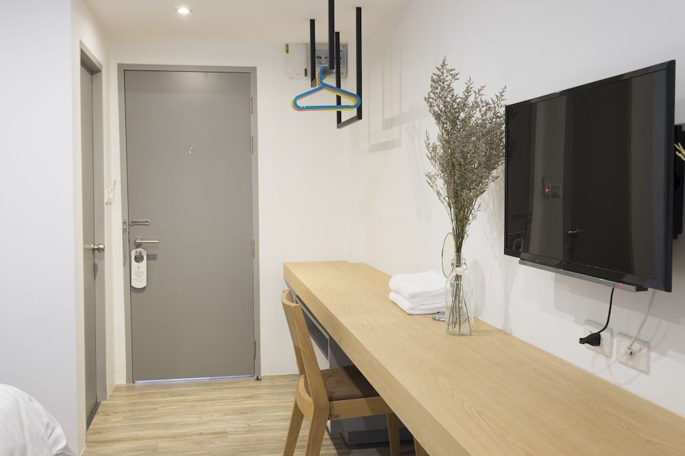 Comfort Studio, 1 King Bed, Non Smoking, Terrace