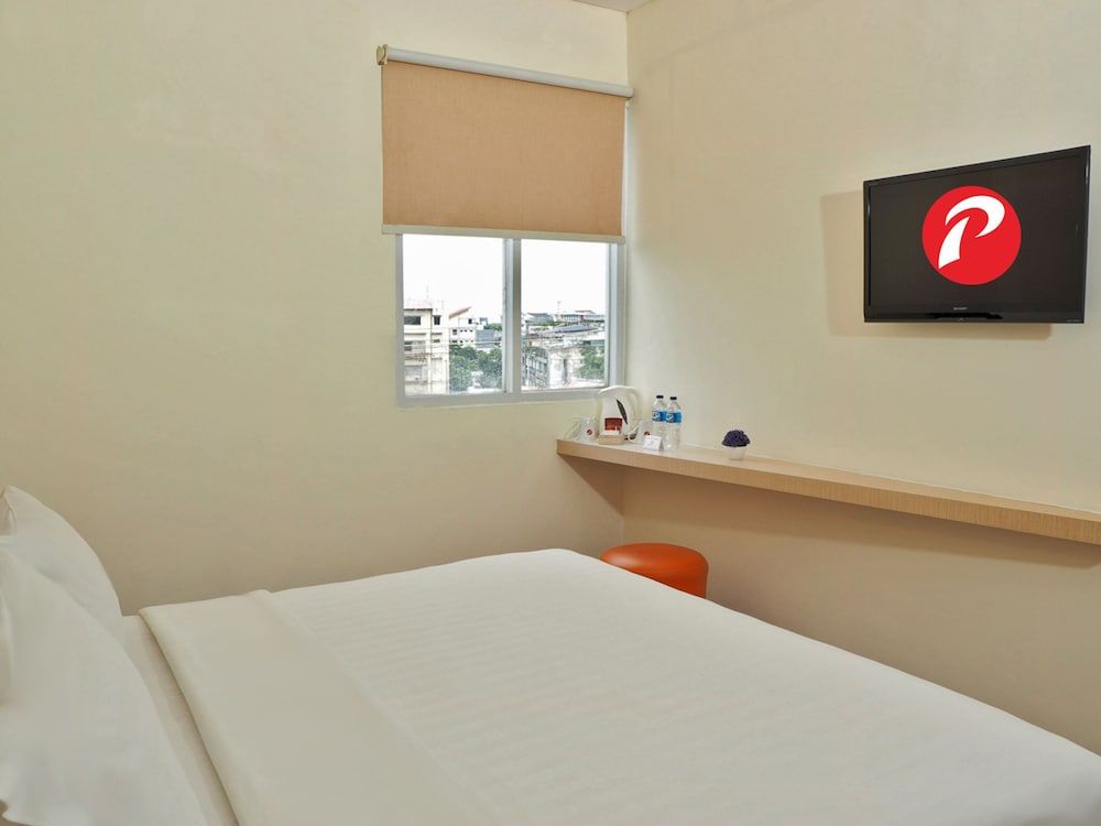 d'primahotel ITC Mangga Dua Superior Room 7