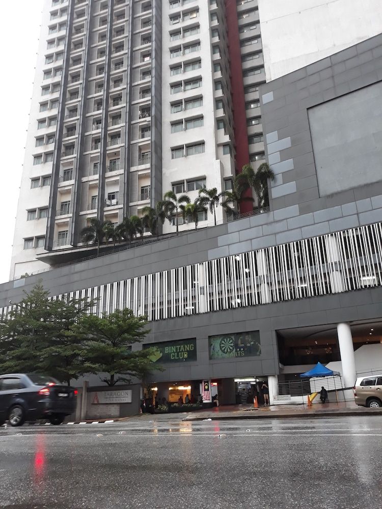 undefined Luxury Service Suite At Taragon KL 5