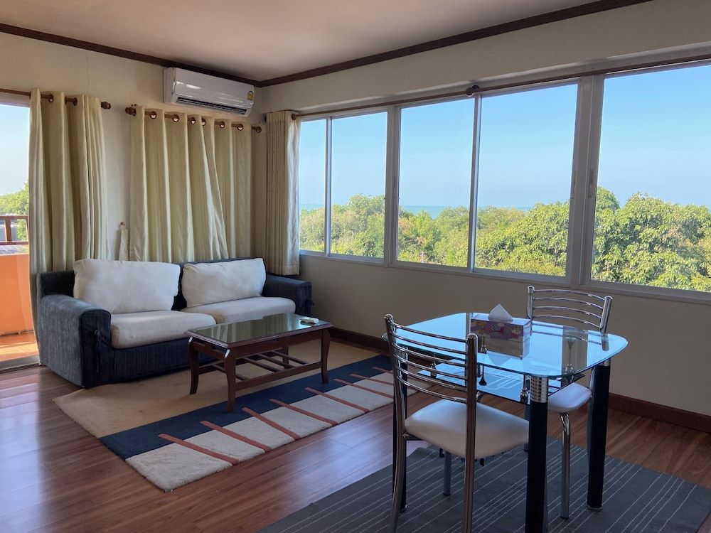 Thipurai Beach Hotel Junior Double Room 6