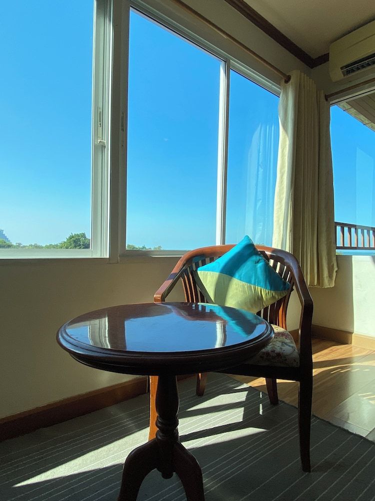 Thipurai Beach Hotel Junior Double Room 5