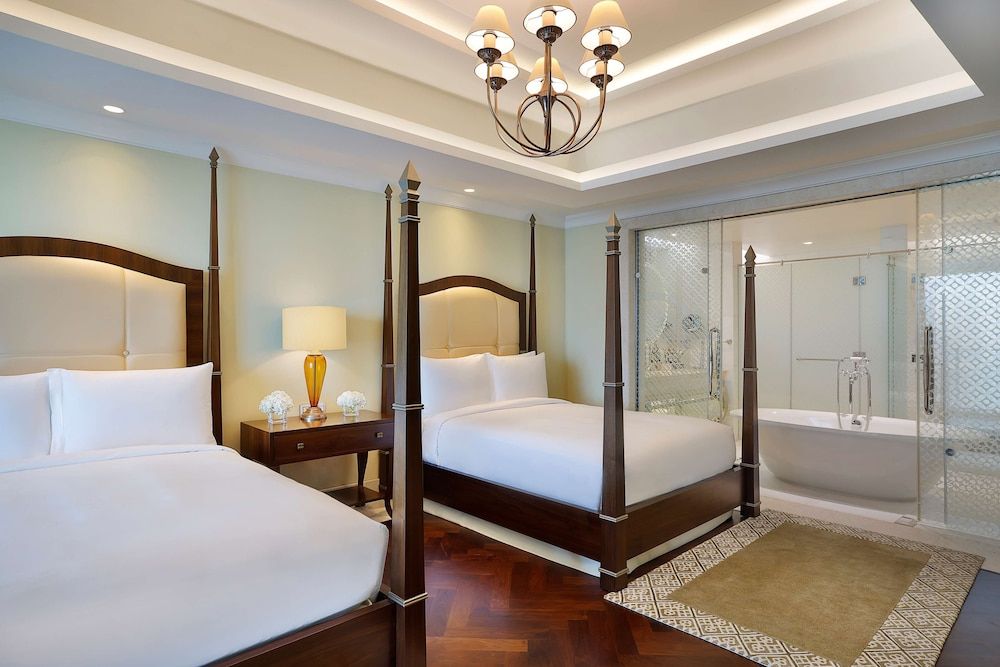 CHAIRMAN SUITE