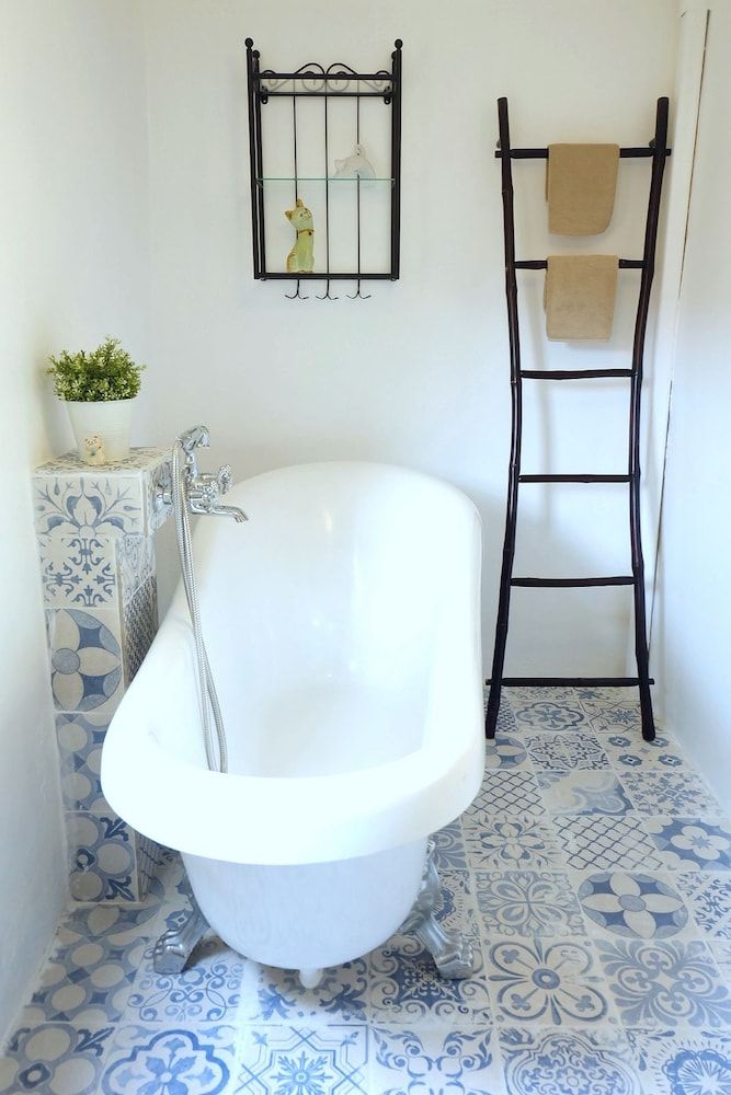 Riad Hua Hin Hotel Sleeping Cat 4