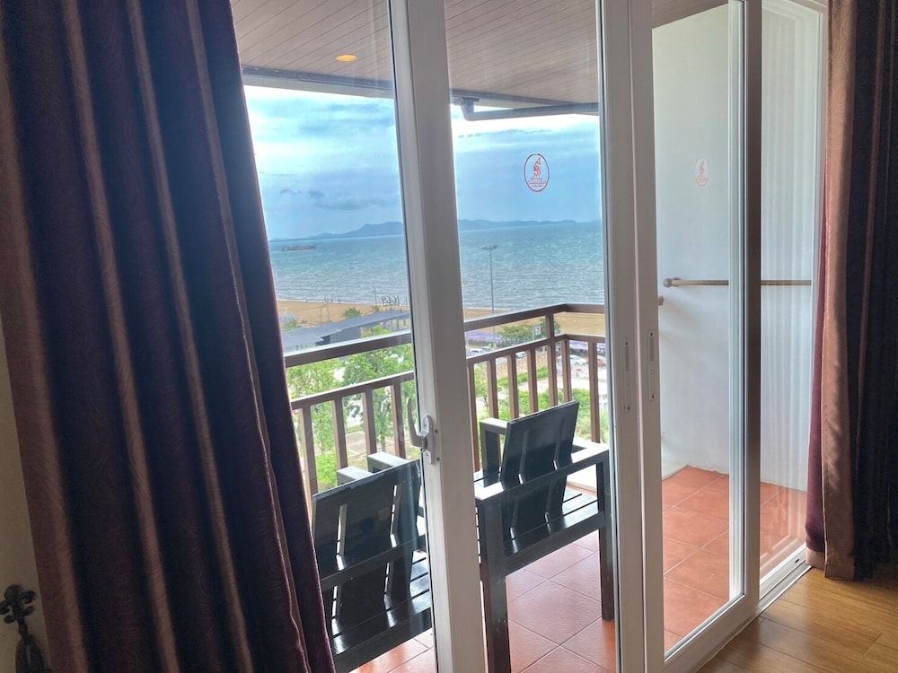 Royal Heritage Pavillion Heritage Superior Seaview Twin Bed 8