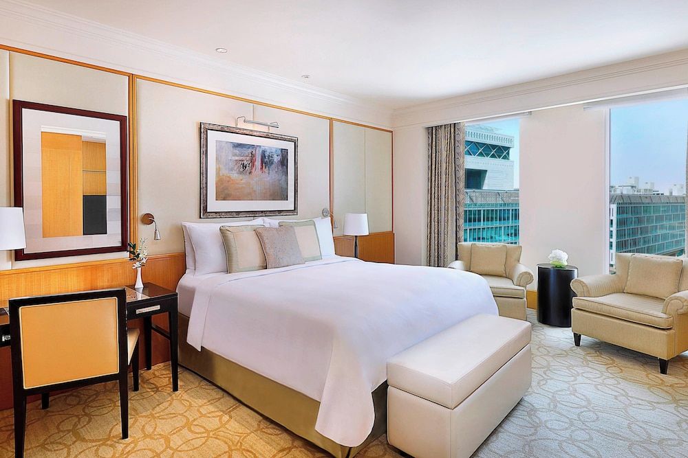 undefined The Ritz-Carlton Executive Residences 9