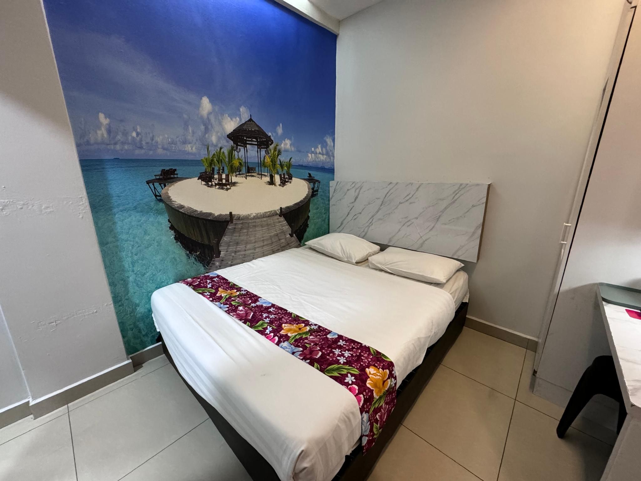 Deluxe Queen Room