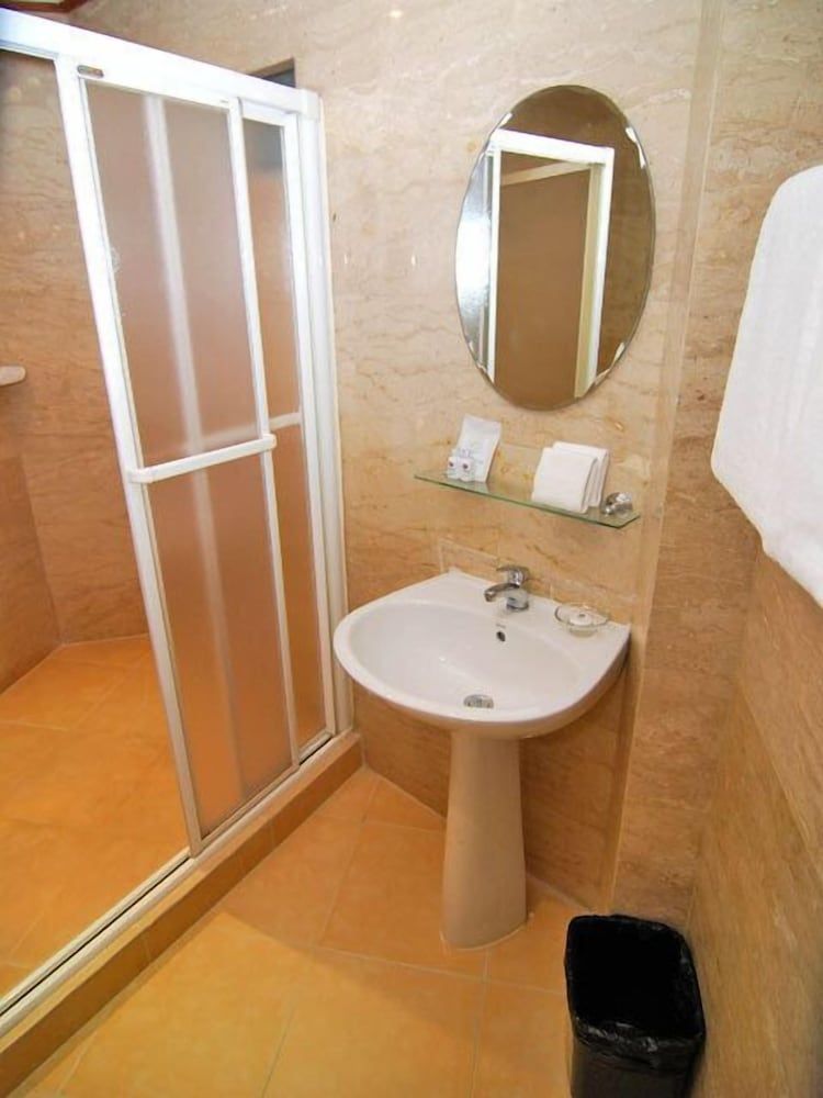 Lucky Palace Hotel SuperiorTwin Room 7