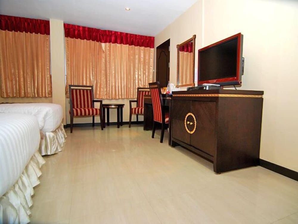 undefined Lucky Palace Hotel 8