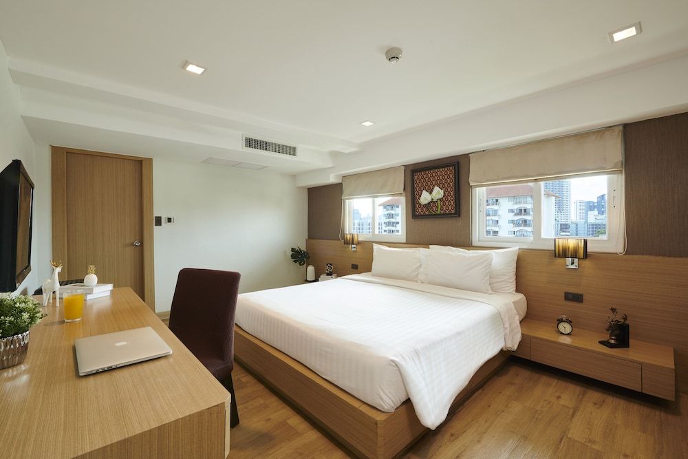 Adelphi Pattaya Deluxe Double Room